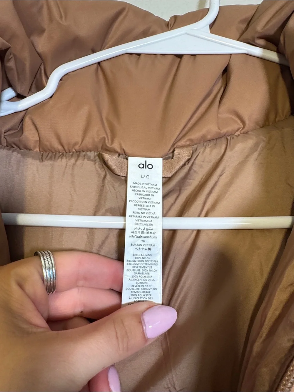 ALO Yoga Gold Rush Puffer Jacket in Toasted Almond - L